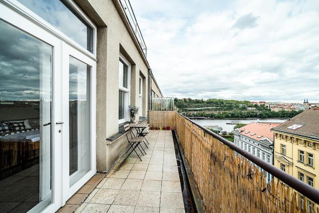 Floor Industrial With A River View Apartament