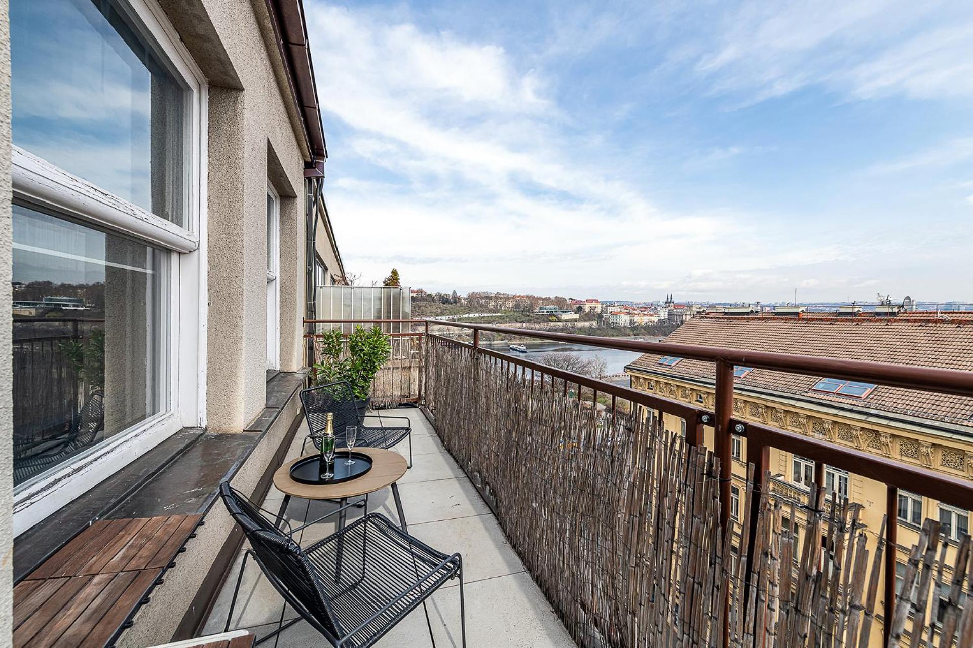 Floor Industrial With A River View * Praga