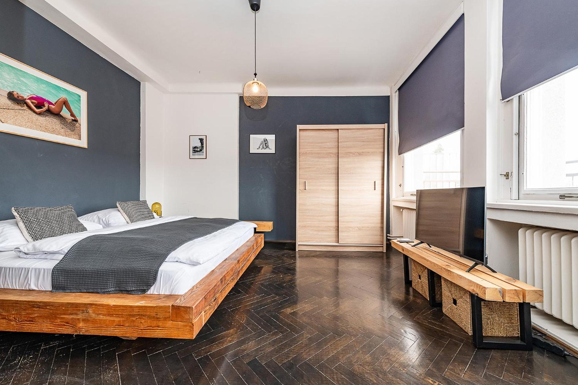 Floor Industrial With A River View Apartament Praga