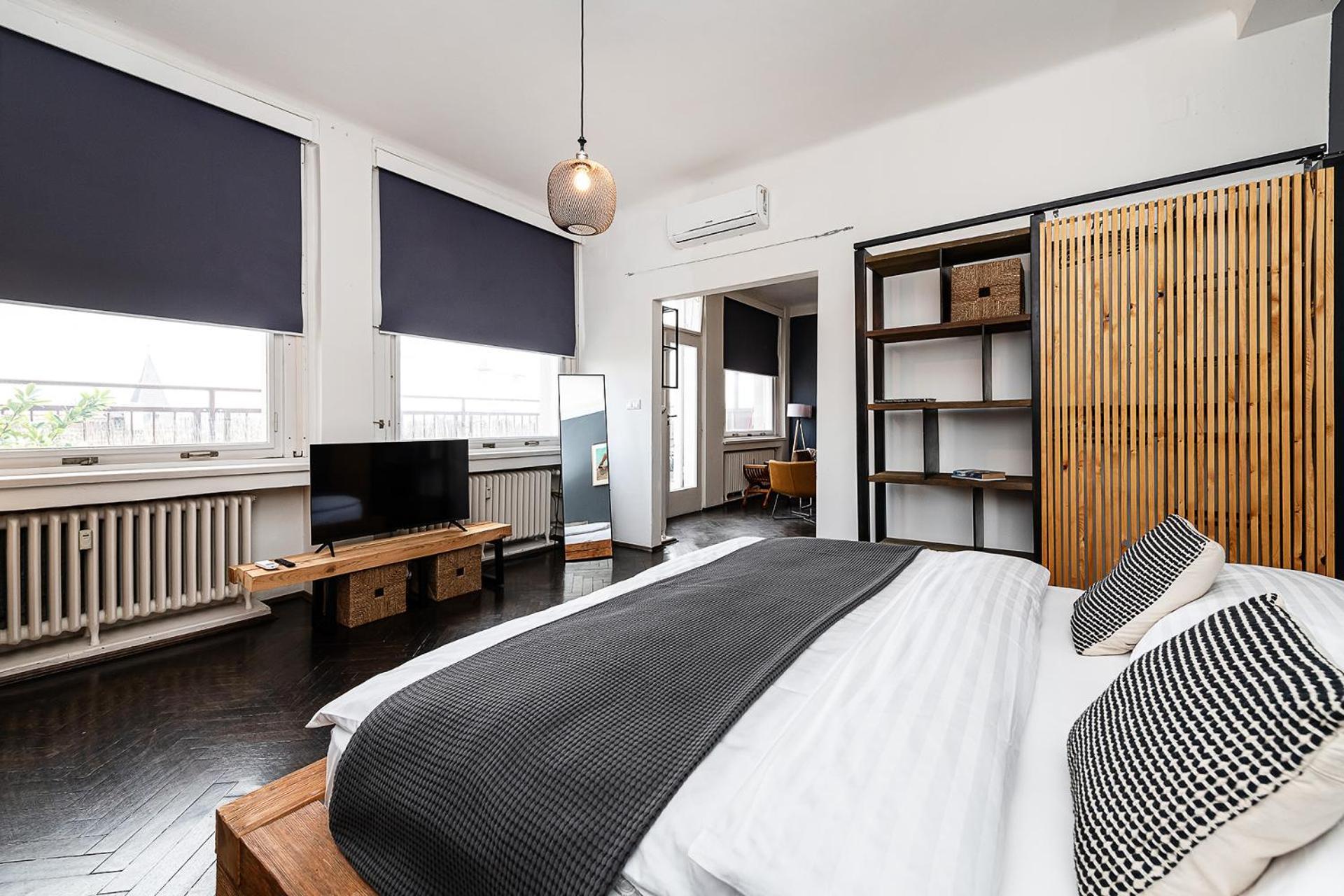 Floor Industrial With A River View * Praga
